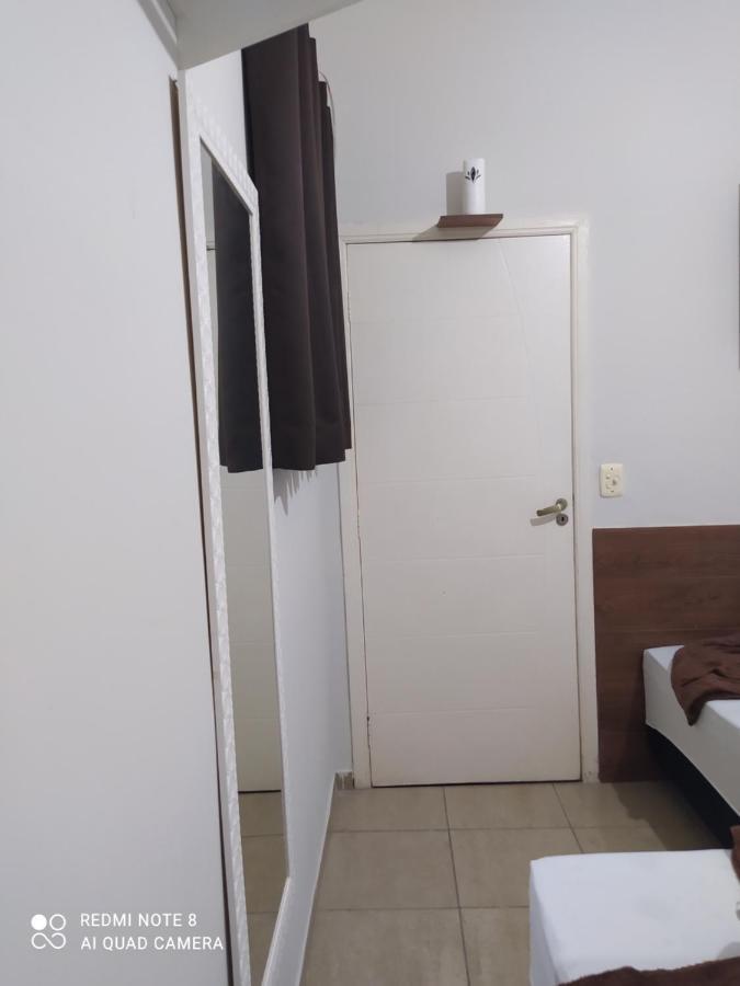 Pousada Quarto Com Ventilador,Ar Frigobar E Garagem Aparecida  Eksteriør billede